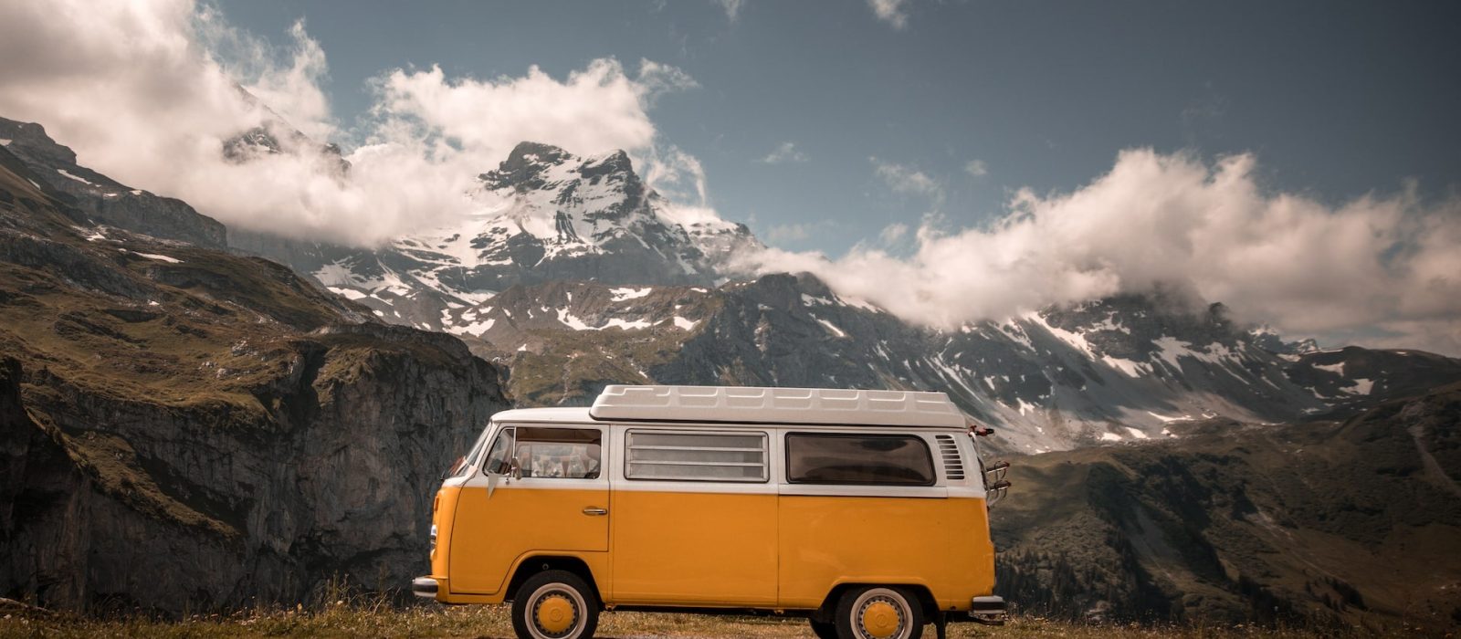 8 Reasons to Visit Yellowstone National Park in the Winter